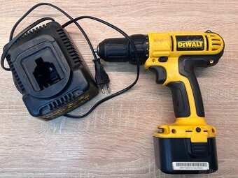 Dewalt vrtačka DC740 celý set