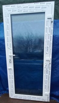 Predam biele vchodove dvere 105 x 206 3sklo , 95x203 bufet