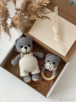 Set pre bábätko: Háčkovaná hračka a hryzátko