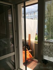 Sieťka rolovacia na balkónové dvere