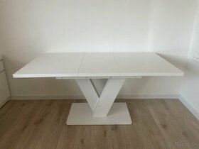 Biely roztahovaci stol - 1
