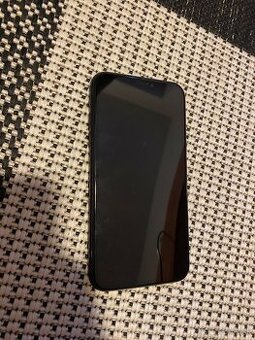 Predám nefunkčný iPhone xr vhodný na náhradné diely