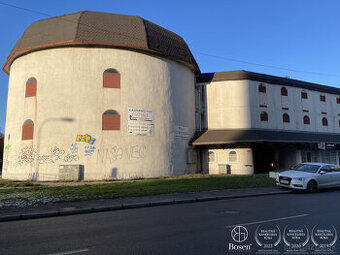 BOSEN | Garáž v garážovom dome na Korytnickej ulici, 16,3 m2