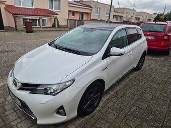 Auris 2013 1.8hybrid