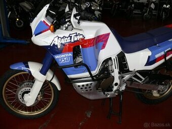 Kúpim padaci rám na Honda Africa Twin Xrv 750 rd04