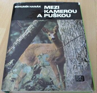 Mezi kamerou a puškou