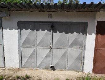 Garáž pri ulici Krakovskej na Železníkoch