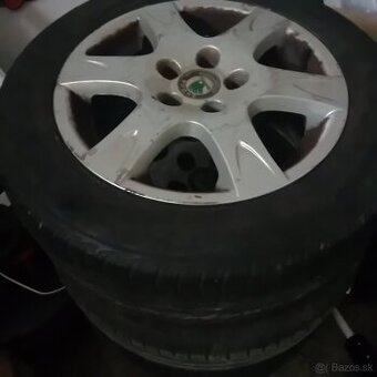 Predám elektrony obuté 185/60 R14 skoda