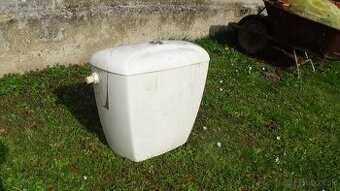 Nádrž k WC