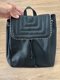 Čierny dámsky ruksak PRIMARK