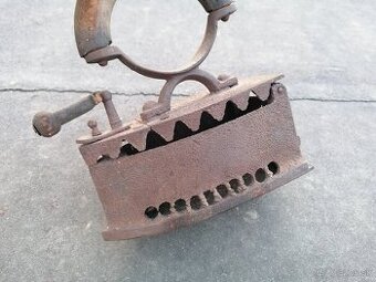 Predám starožitná žehlička