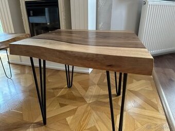 Orechové konferenčné stolíky