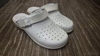 Predám nové biele zdravotnícke topánky