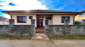 4-izbový rod. dom v tichej slepej ulici | TRI VODY Malinovo