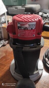 Milwaukee spodná fréza 12 mm