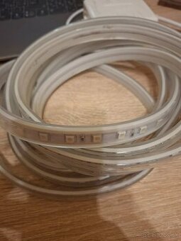 RGB vodeodolný LED pásik 4m, 750W, s diaľkovým ovládaním