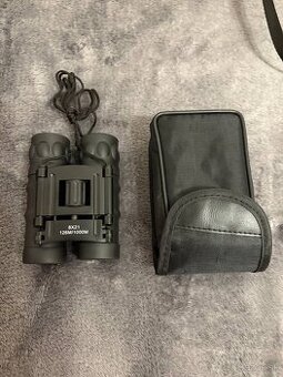 Kompaktný skladací ďalekohľad 8×21