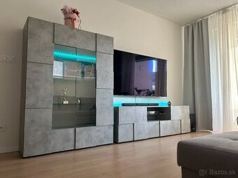 Elegantná obývačková stena (NOVÁ): vitrína + TV komoda