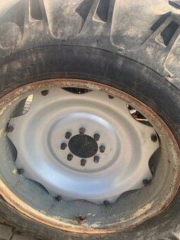 Predám komplet kolesa na zetor