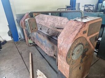 Ohýbačka plechu XOM 2000/4B