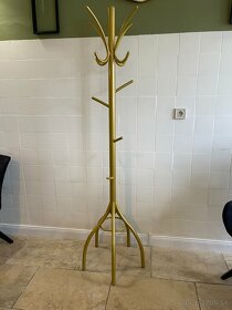 Predám vešiak na odkladanie odevov