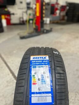 225/45 R17 ZETEEX