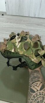 Airsoft fast helma s maskovacou sieťou