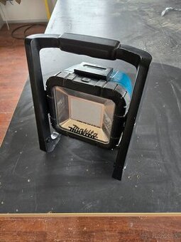 Makita svetlo DML 805
