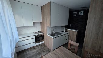 PREDAJ: 2 IZBOVÝ BYT TOMÁŠIKOVA POPRAD