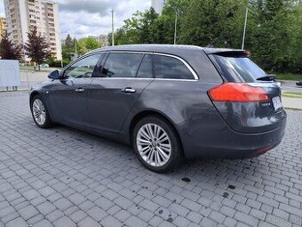 Opel Insignia Sports Tourer SW 4x4 2.0 nafta 118kw