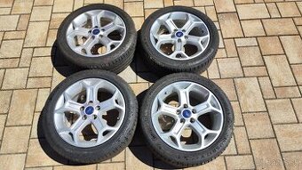 5x108 R17 Ford 235/45 R17 Continental