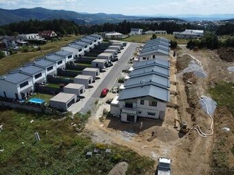 Ponúkam na predaj novostavbu - rodinný dom - na ulici Pod S