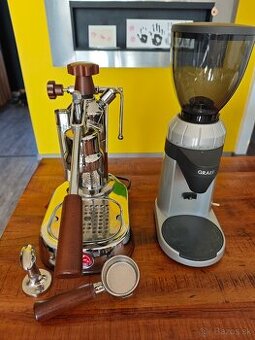 Kavovar La Pavoni Europiccola + mlyncek Graef CM 80