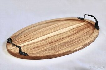 Drevený servírovací podnos s rúčkami