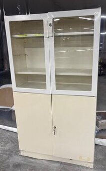 Zdravotnícka Plechová skriňa