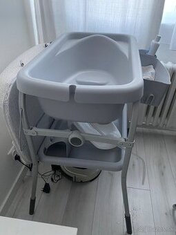 Vanička s prebalovacim pultom