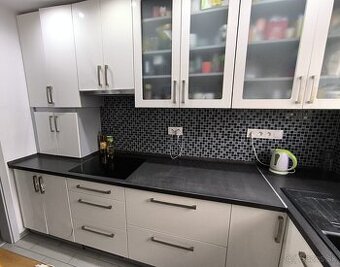 Kuchynska linka so spotrebicmi