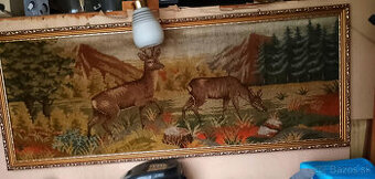 Gobelínový obraz so zlatým rámom.RETRO