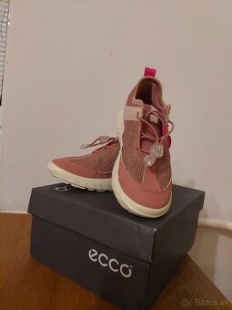 Nové ecco detské botasky tenisky 28