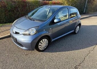 Toyota Aygo 1,0 i klima serviska nová STK benzín manuál