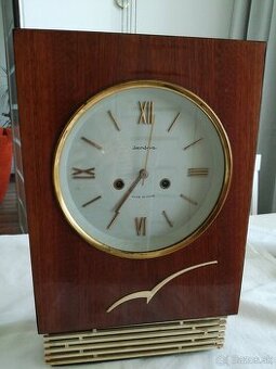 Nástenné hodiny Jantar