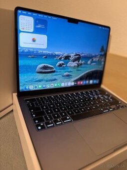 MacBook Air 13” M3 (2024) 8/256GB Silver – záruka 11/2026
