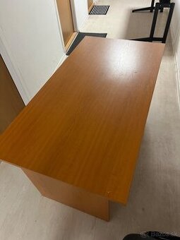 Predám kancelársky stôl 150cm x 80 cm