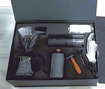 10 dielny set na prípravu kávy  zabalený v kufríku