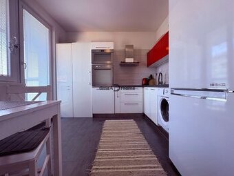 Na predaj: 4 izb.byt + BALKON + PIVNICA