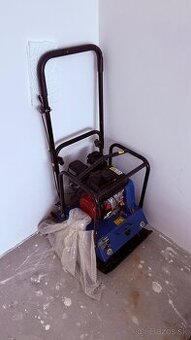 Vibračká doska 102 kg Scheppach HP 2200 S