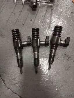 Tryska 2.0tdi bkp 03g130073s