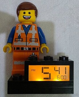 Lego figurka hodiny s budikom.