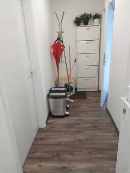 Botník / Skrinka na topánky