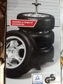 Stojan na disky  s pneumatikami